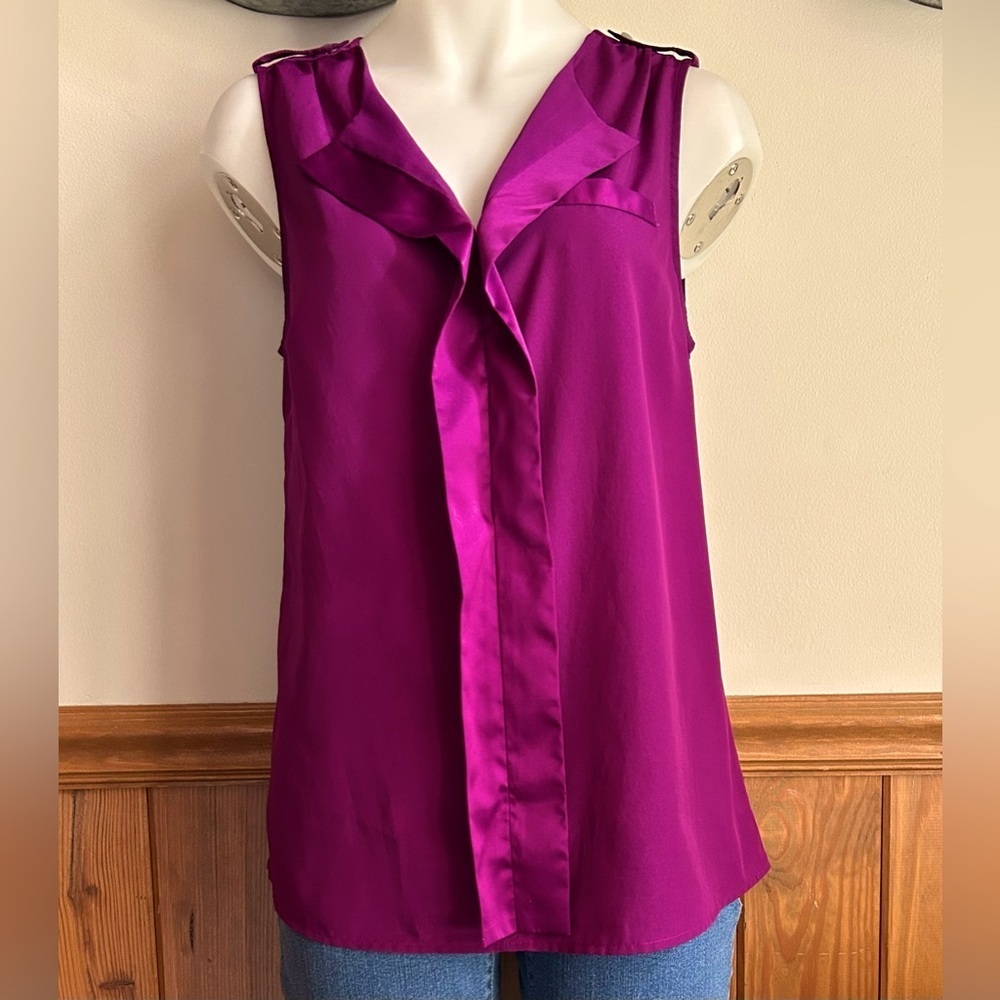 The Limited fuschia sz M sleeveless blouse, gold buttons, vibrant plum color